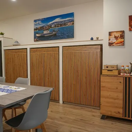 R-home Crispi * Katánie